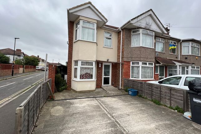 Thumbnail End terrace house to rent in Vincent Road, Hounslow