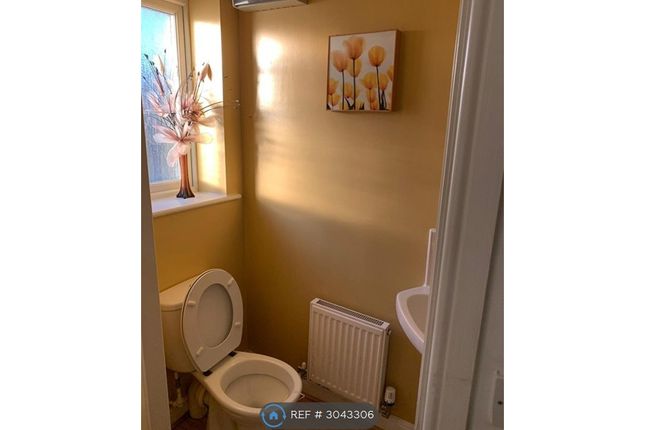 Pearsons View, Seacroft, Leeds photo 4