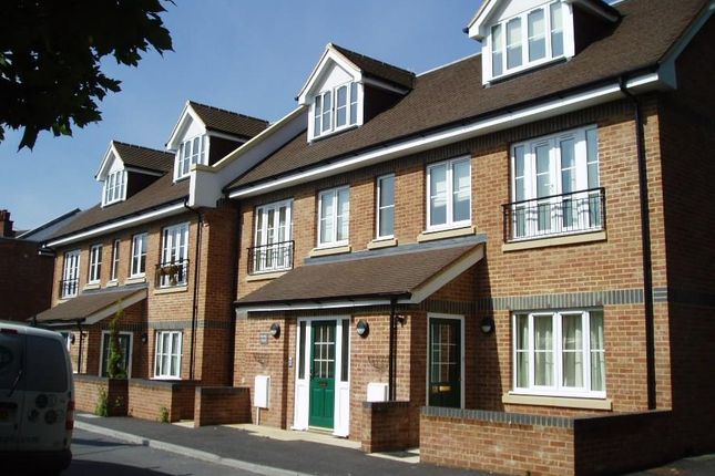 Flat to rent in Wey Hill, Haslemere