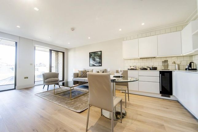 1-bed flat on Queens Wharf, Crisp Road, London, W6, London, £570,000