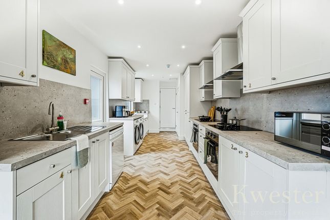 Room 4 70, St. Anns Road, Southend-on-sea photo 3