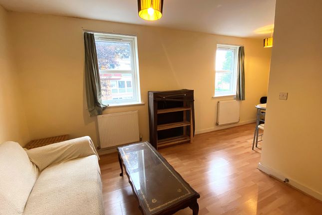 Flat to rent in St. James's Road, Southsea