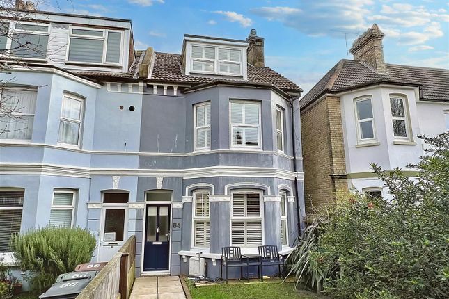 Town house to rent in Willingdon Road, Eastbourne