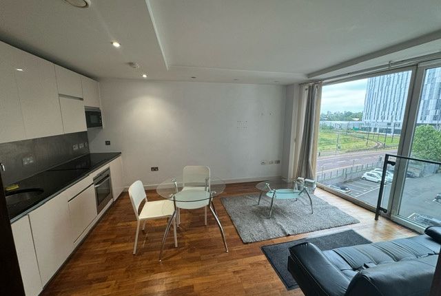 Thumbnail Flat to rent in City Loft, 94 The Quays, Salford, Lancashire