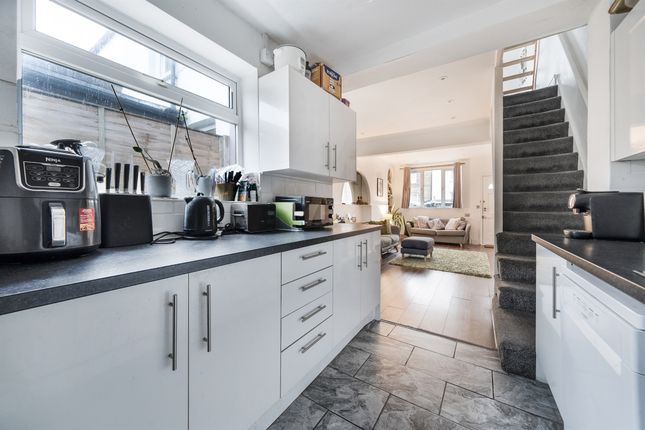 5, Primrose Avenue, Enfield photo 4