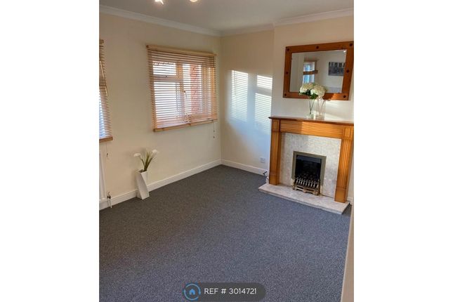 A Cedar Close, Hogfair Lane, Burnham photo 4