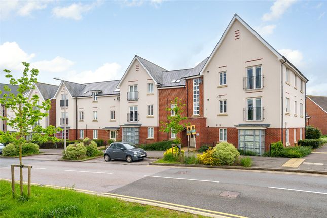Flat for sale in Foxleyes Court, Wokingham, Berkshire