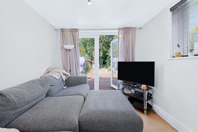 25, Chiswick Road, London photo 4