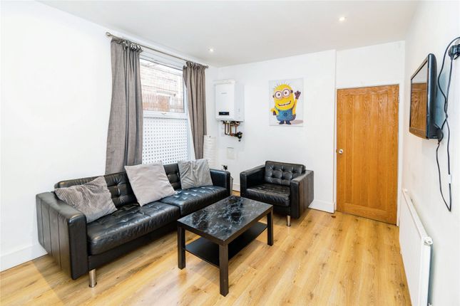 8, Highcliff Avenue, Southampton photo 3