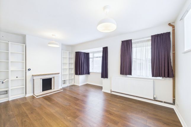 42, West Road, South Ockendon photo 2