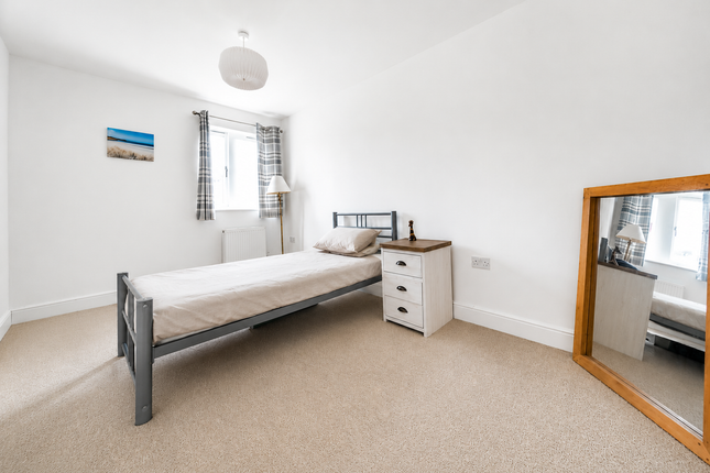 70, Greenaways, Stroud photo 4