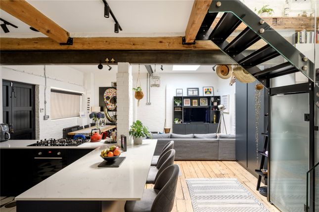 1-bed semi-detached on Camden Mews, London, £1,150,000