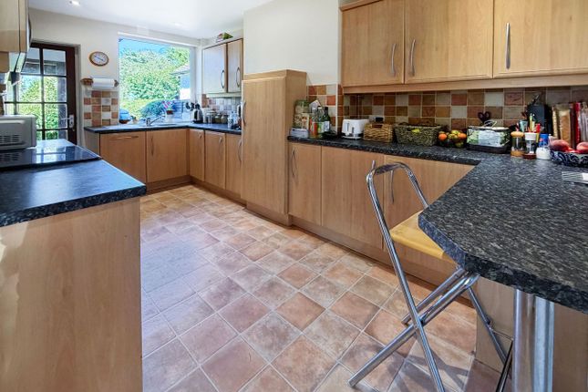 102, Plantation Road, Amersham photo 4