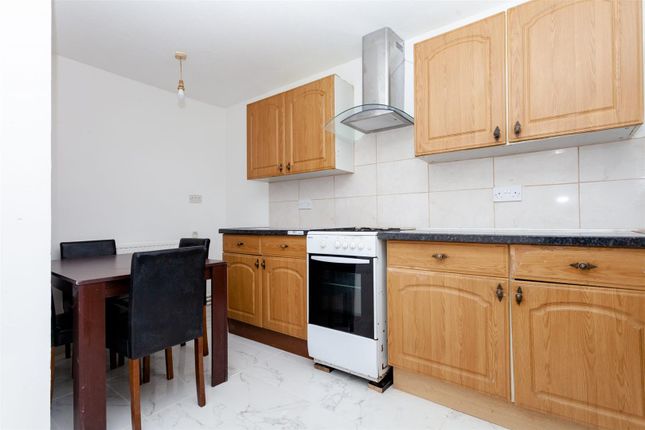 Flat for sale in Hind Grove, London