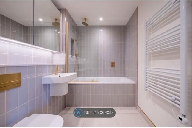 Apt  Eades Apartments, Selborne Road, London photo 3