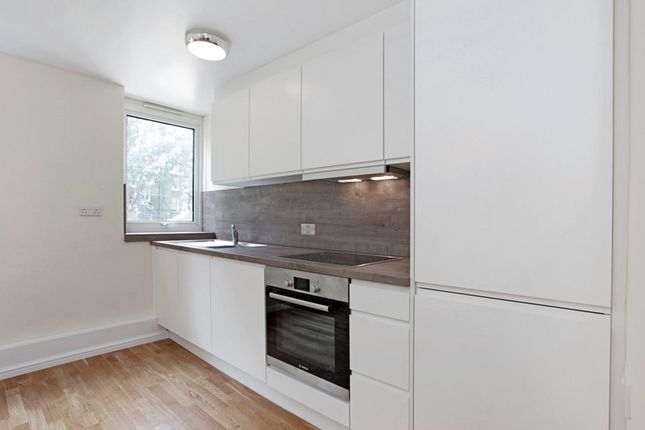 8 Bertha Neubergh House Denmark Road, London photo 4