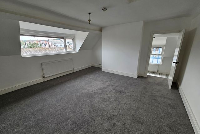 Flat 3, 15, Woodland road West Conwy, Colwyn Bay photo 4