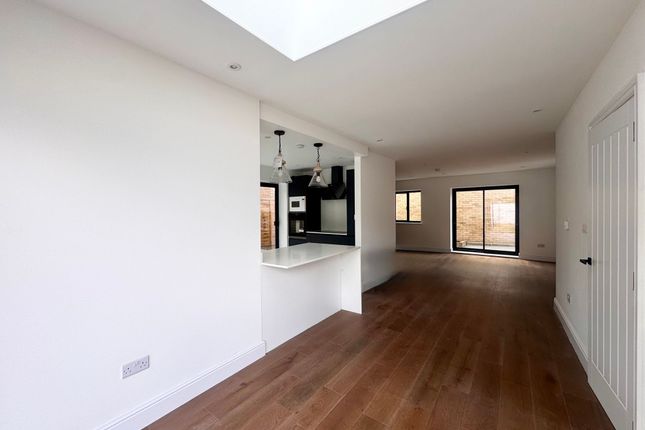 50c Firs Lane, London photo 3