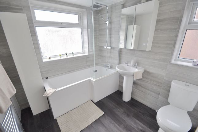 25, Croft Drive, Moreton photo 3