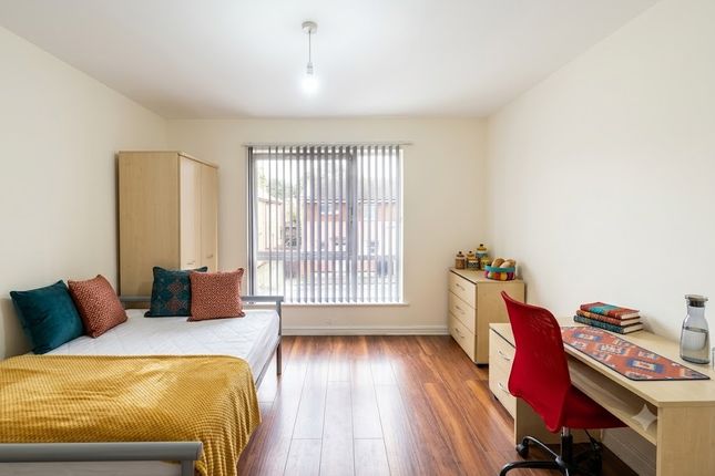 23, Hitchen Street, Manchester photo 5