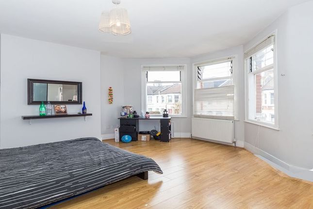 Thumbnail Town house to rent in Falkland Road, Turnpike Lane