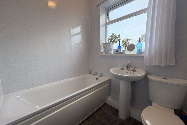 28b, Hartburn Terrace, Whitley Bay photo 3