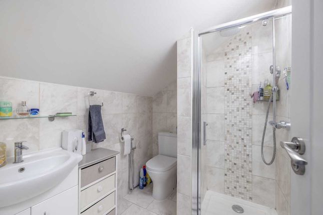 End terrace house for sale in Travic Road, Slough