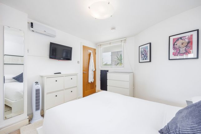 Flat to rent in Manchester Road, Greater London