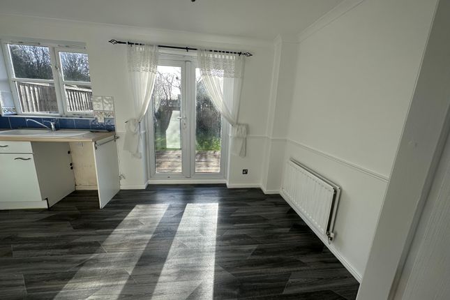 20, Wheatsheaf Avenue, Newark photo 3