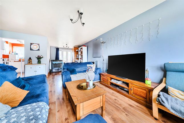 30, Lullarook Close, Westerham photo 2