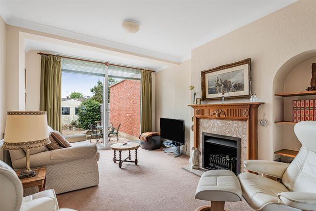 89, Cardinal Avenue, Kingston Upon Thames photo 2