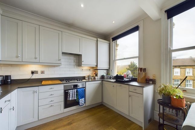 67b, East Hill, London photo 4
