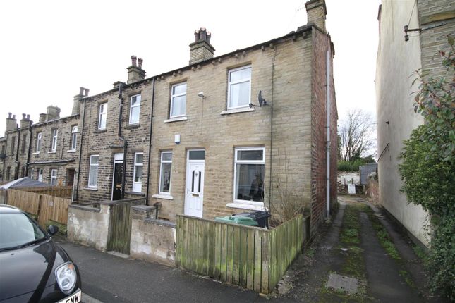 Thumbnail Terraced house for sale in South Parade, Cleckheaton