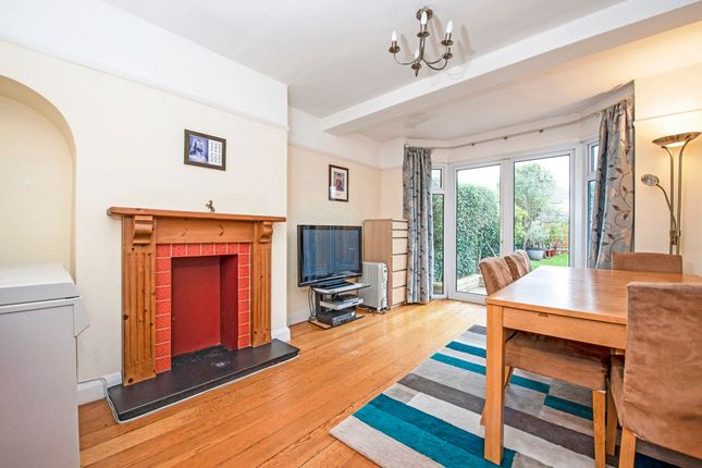 126 Barnfield Avenue, Kingston Upon Thames photo 4