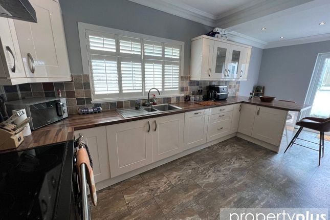 19, Maindy Cresent, Rhondda Cynon Taff photo 4