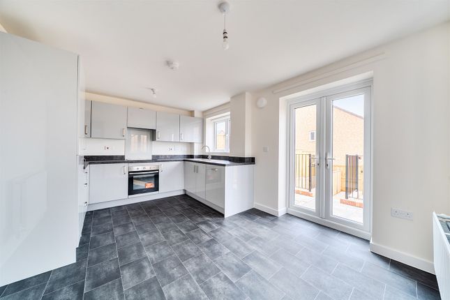 32, Sylvester Crescent, Costhorpe, Worksop photo 3