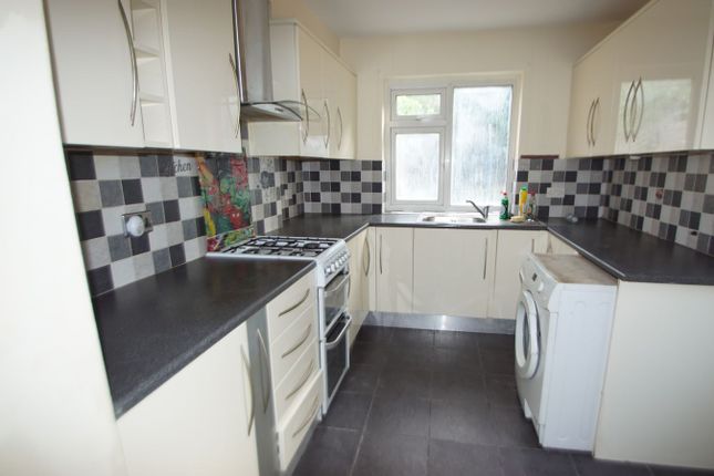 25, Denzil Road, London photo 2
