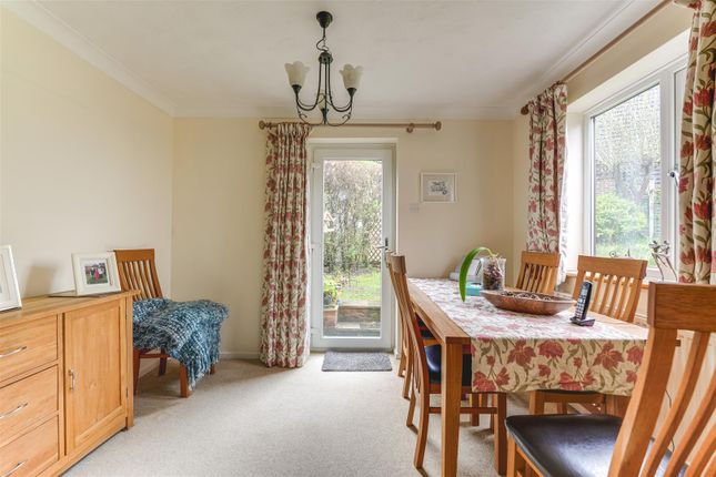 6, Colehills Close, Clavering photo 4