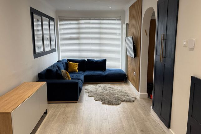 8 Park Lane, Manchester photo 3