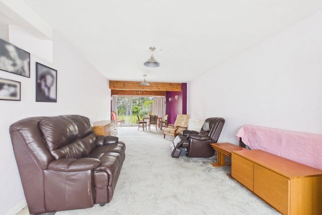 55, Halkingcroft, Berkshire photo 2