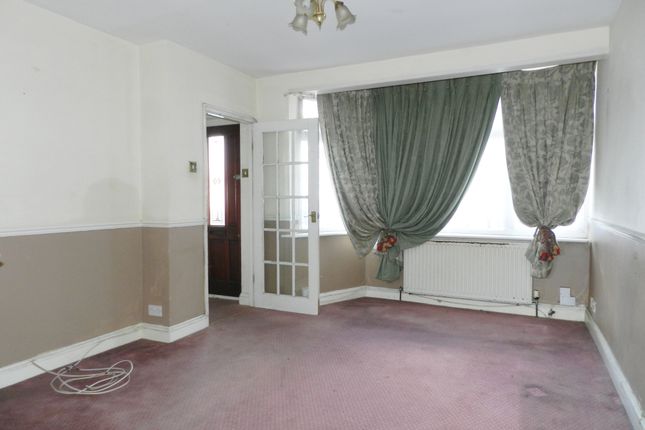 Dimsdale Drive, Enfield photo 2