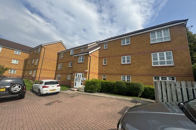 Thumbnail Flat for sale in Turnberry Gardens, Wakefield, 1