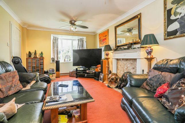 6, Ickworth Crescent, Ipswich photo 4