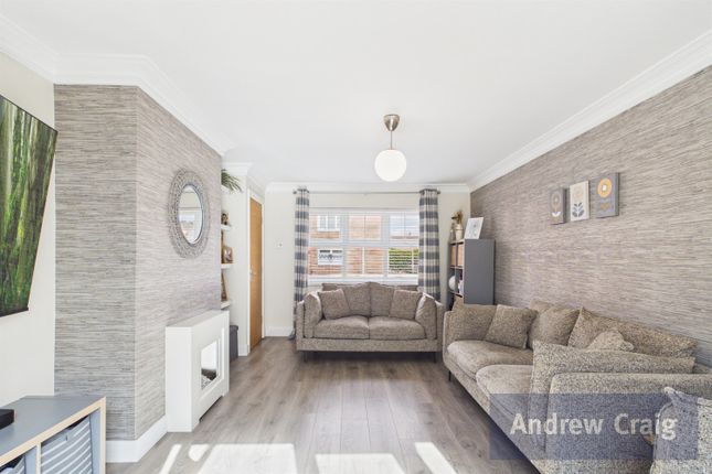 30 Lawrence Avenue, South Shields photo 2