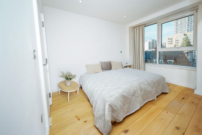 1-bed flat on Flat 5 Tryon Apartments, Balfour Road Hounslow, Greater London, £190,000