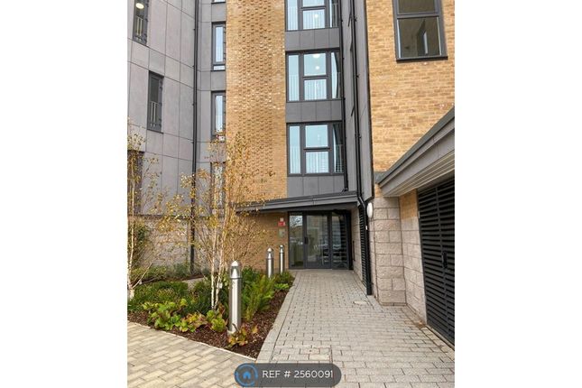 Heron Court Entrance