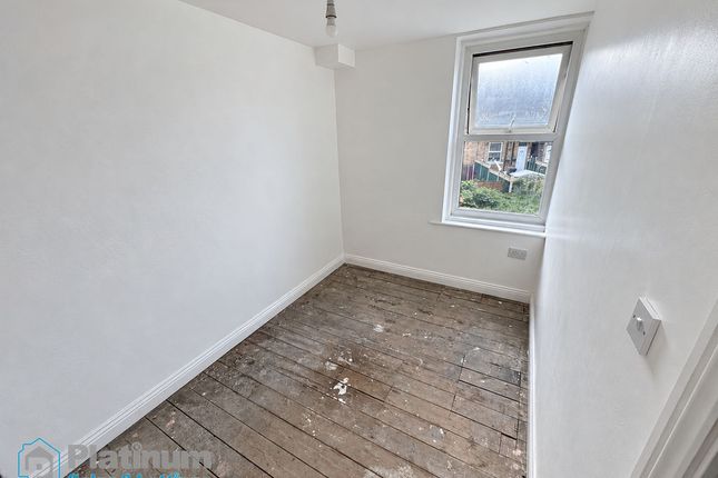 Lightcliffe Road, Huddersfield photo 4