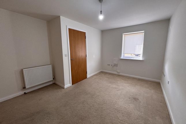 19 Maris Lane, Leicester photo 4