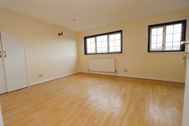Terraced house to rent in Canmore Gardens, London