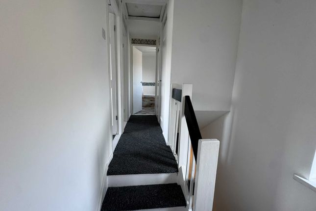 50, Woolpitch, Cwmbran photo 5